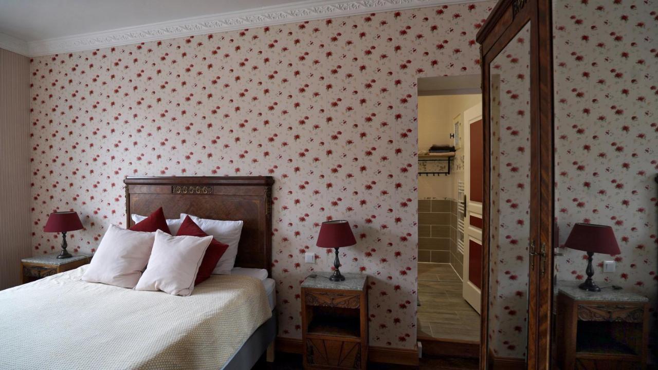 Bed and Breakfast Au Chapitre Rozoy-sur-Serre Экстерьер фото